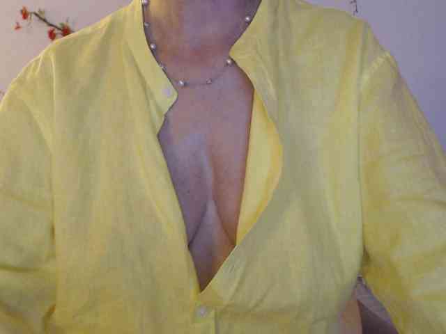 goodSnowQueen webcam