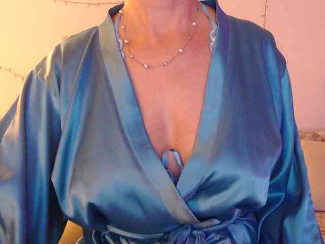 goodSnowQueen webcam