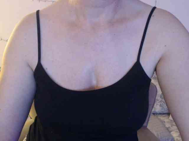 goodSnowQueen webcam