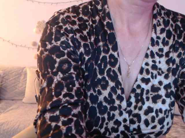 goodSnowQueen webcam