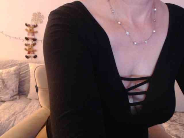 goodSnowQueen webcam