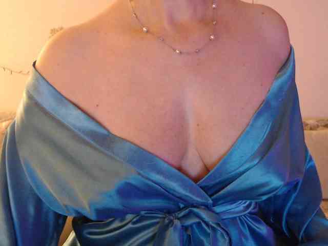 goodSnowQueen goodSnowQueen