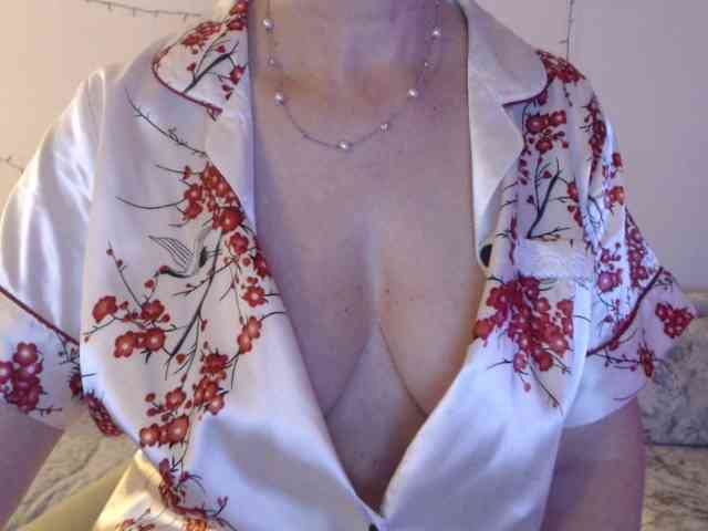 goodSnowQueen webcam