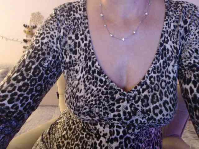 goodSnowQueen webcam