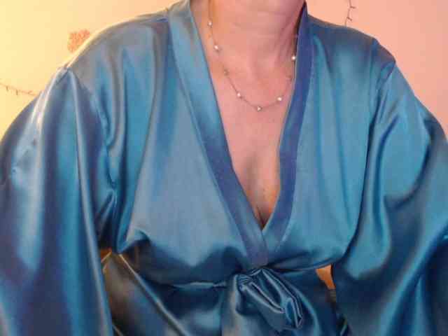 goodSnowQueen goodSnowQueen