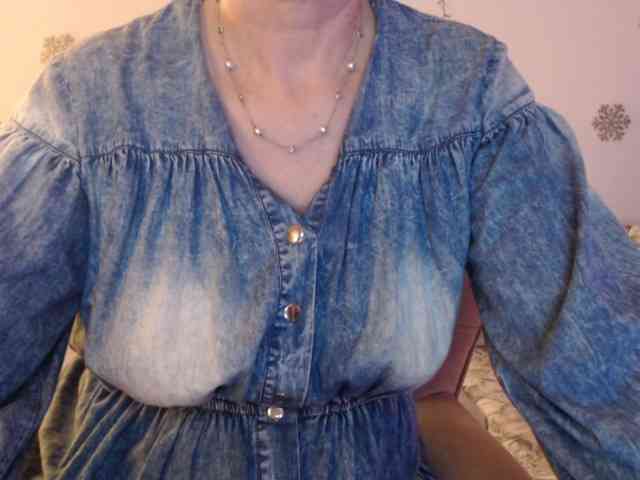 goodSnowQueen webcam