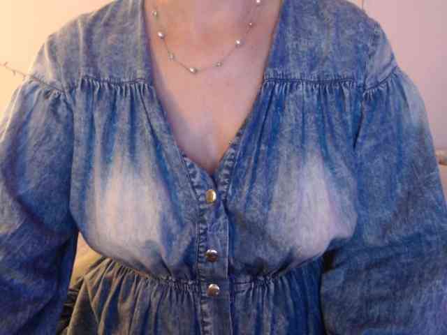 goodSnowQueen webcam