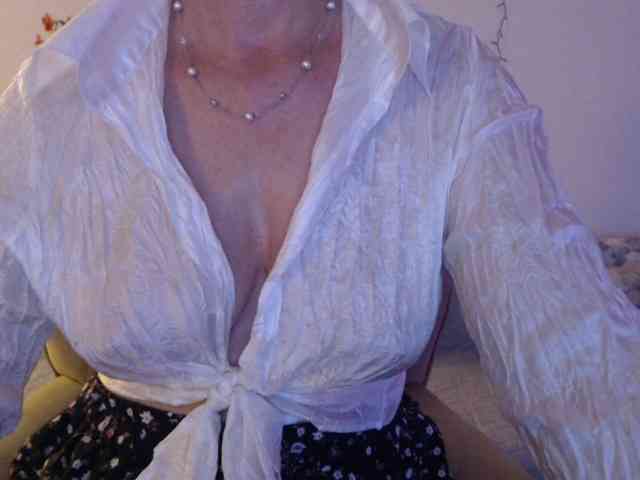 goodSnowQueen webcam