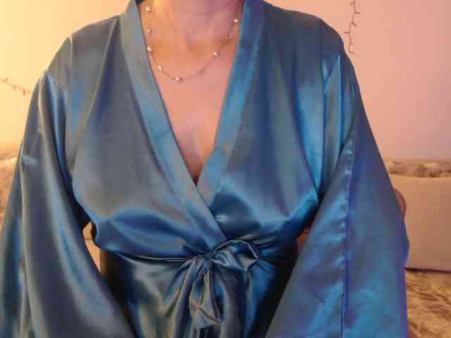 goodSnowQueen webcam