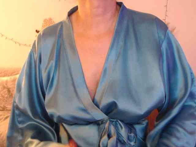 goodSnowQueen goodSnowQueen