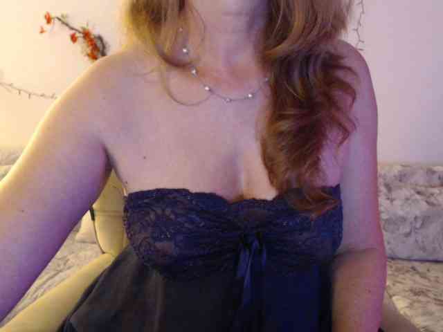 goodSnowQueen webcam
