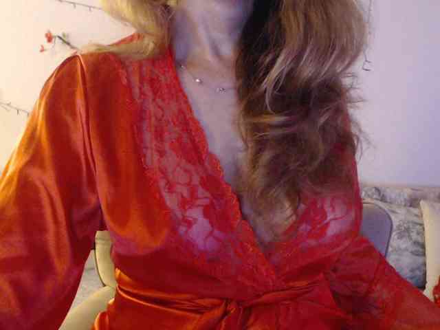 goodSnowQueen webcam