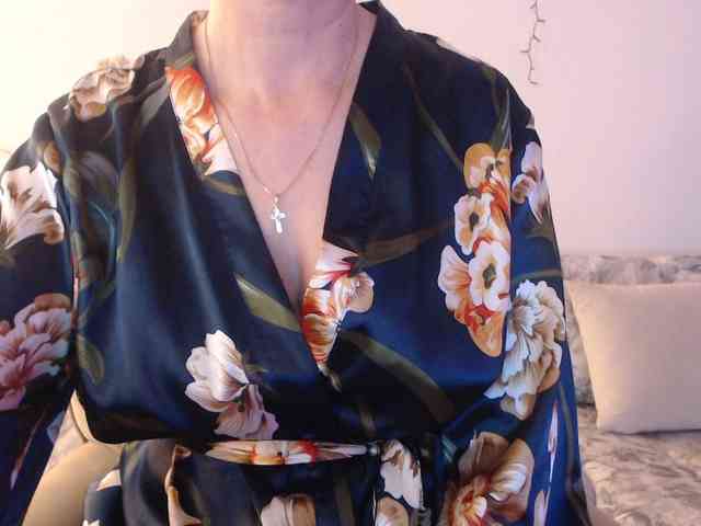 goodSnowQueen webcam