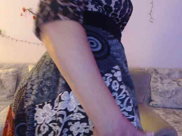 goodSnowQueen webcam