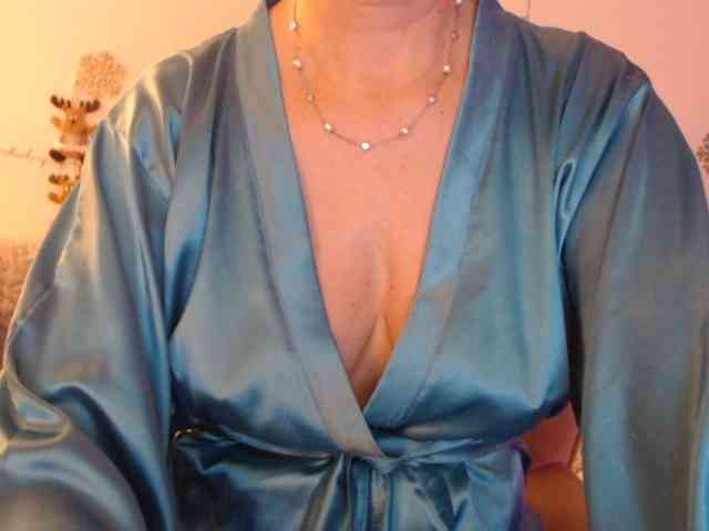 goodSnowQueen webcam