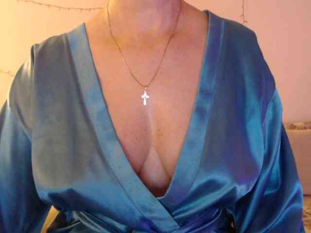 goodSnowQueen webcam