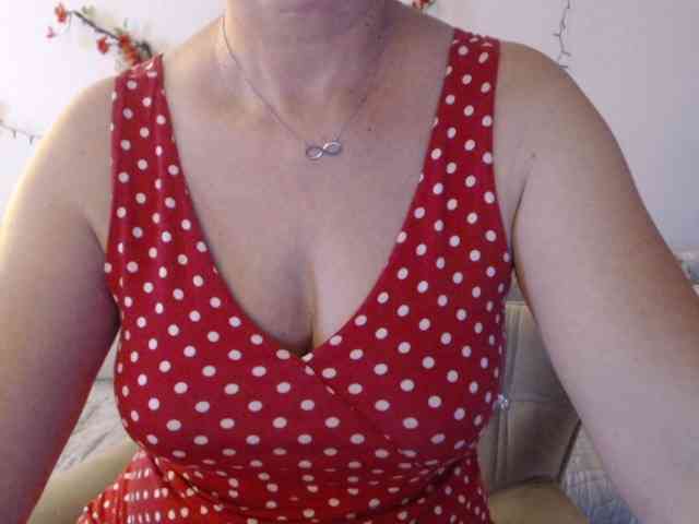 goodSnowQueen webcam