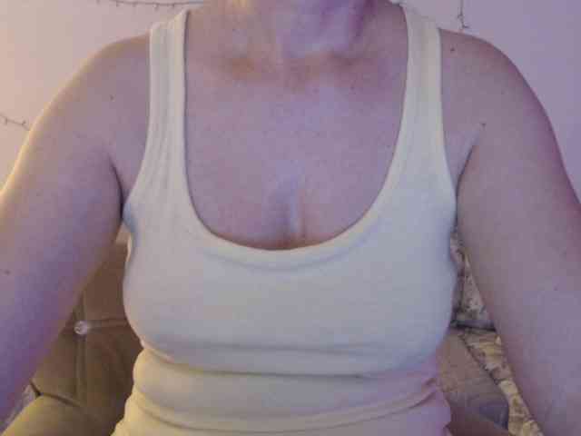 goodSnowQueen webcam