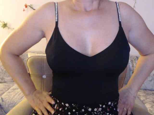goodSnowQueen webcam