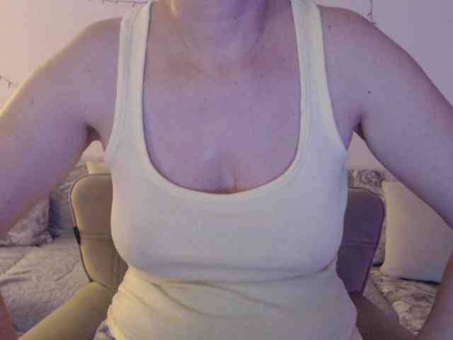 goodSnowQueen webcam