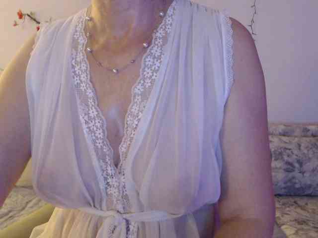 goodSnowQueen webcam