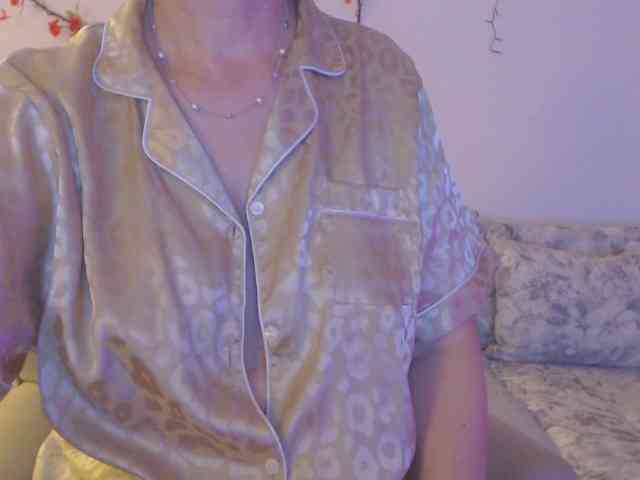 goodSnowQueen webcam