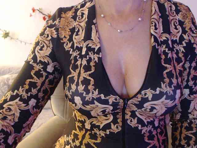 goodSnowQueen webcam