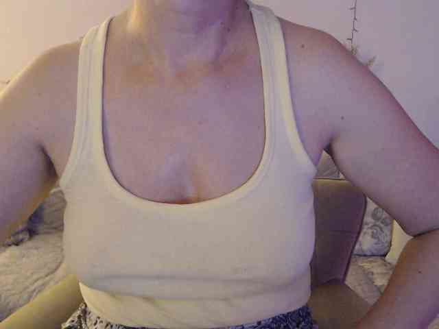 goodSnowQueen webcam