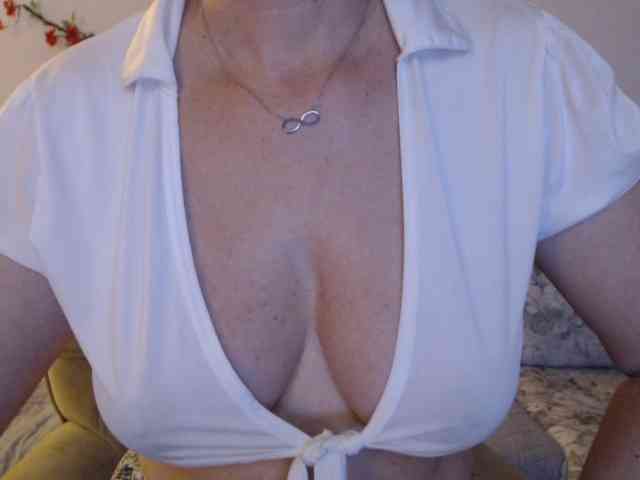 goodSnowQueen webcam