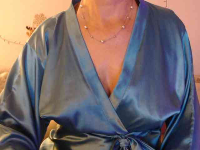 goodSnowQueen webcam