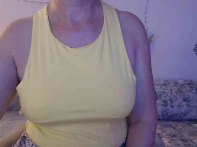 goodSnowQueen webcam