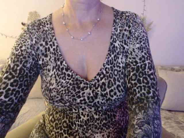 goodSnowQueen webcam