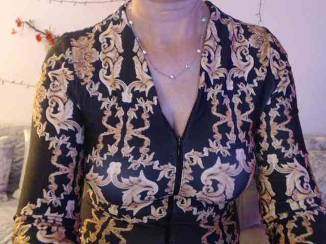 goodSnowQueen webcam