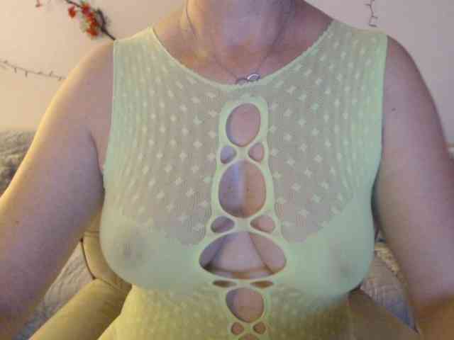 goodSnowQueen webcam