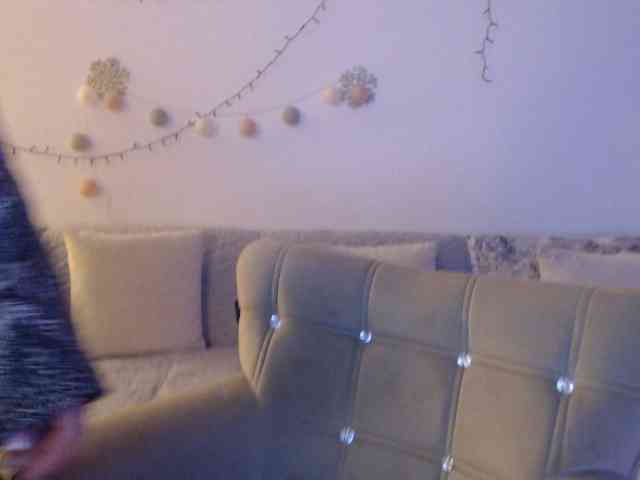 goodSnowQueen webcam