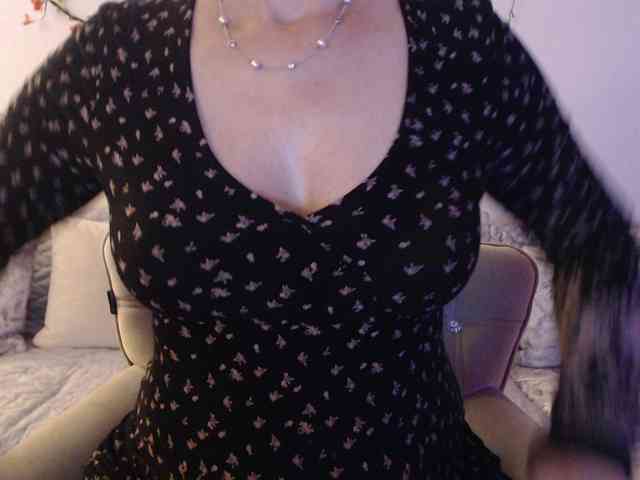 goodSnowQueen webcam