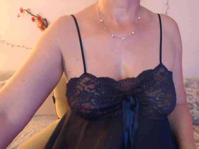 goodSnowQueen webcam