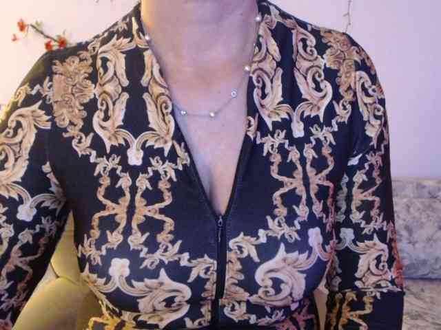 goodSnowQueen webcam