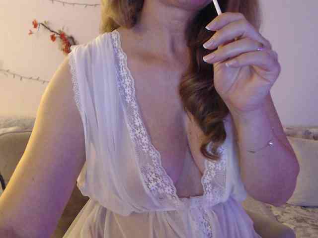 goodSnowQueen bongacams