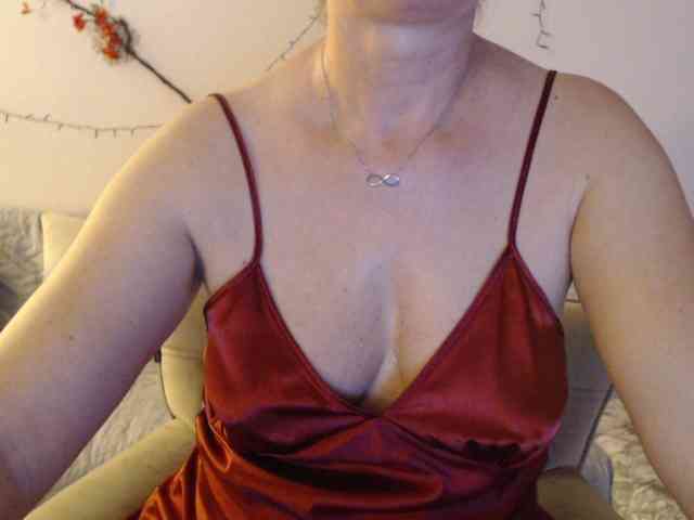 goodSnowQueen webcam