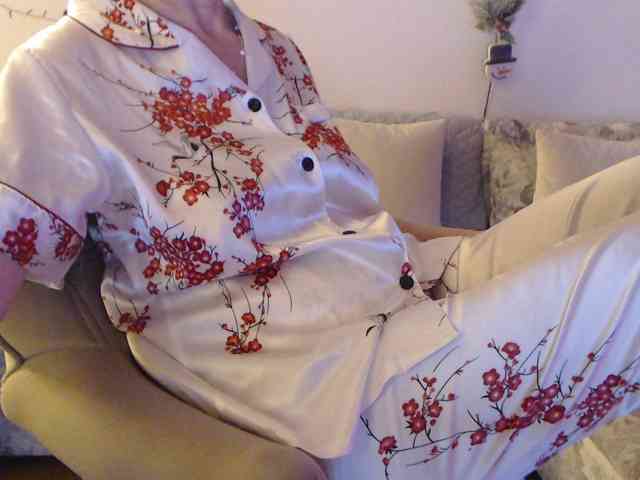 goodSnowQueen webcam