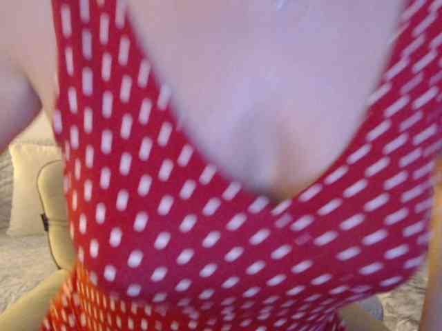 goodSnowQueen webcam