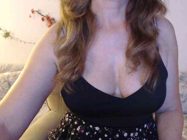 goodSnowQueen webcam