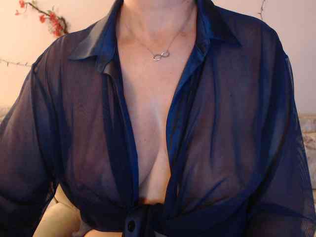 goodSnowQueen webcam