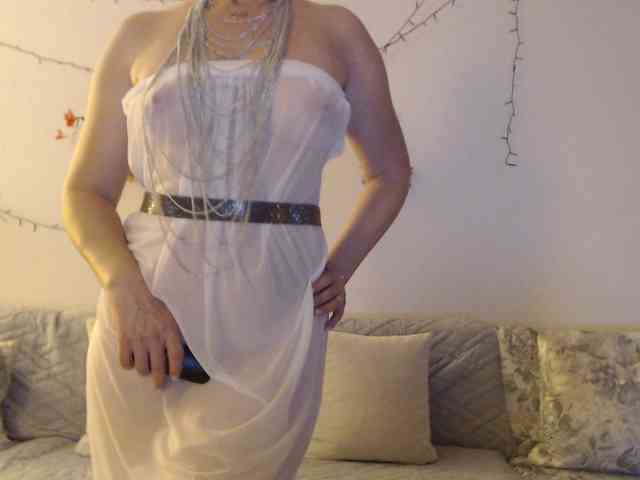 goodSnowQueen webcam
