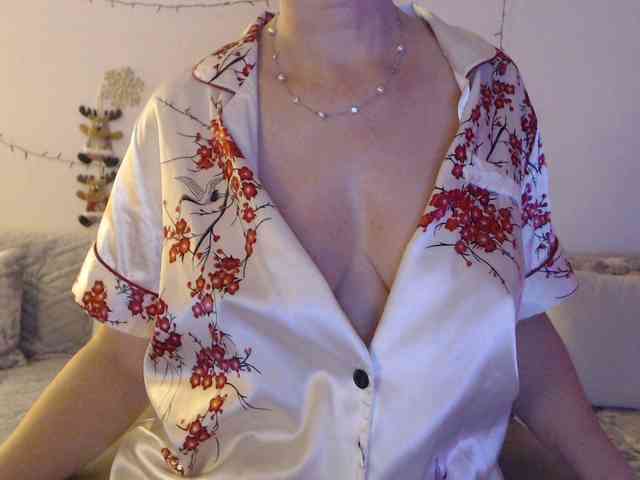 goodSnowQueen webcam