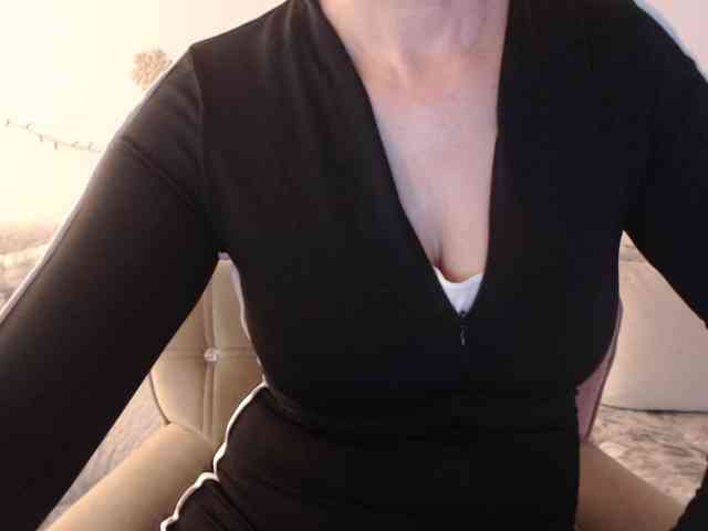 goodSnowQueen webcam