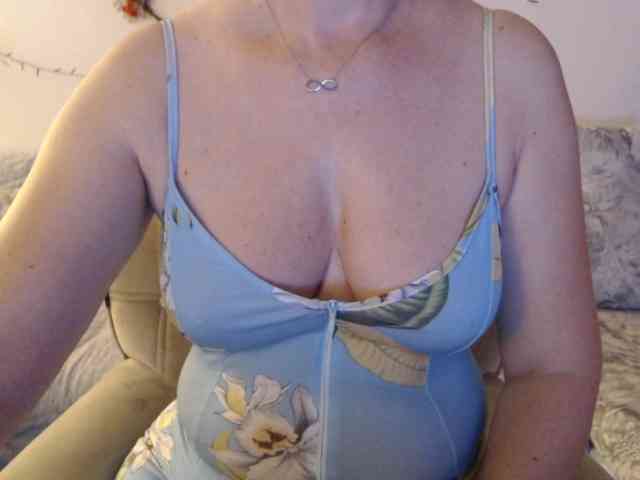 goodSnowQueen webcam