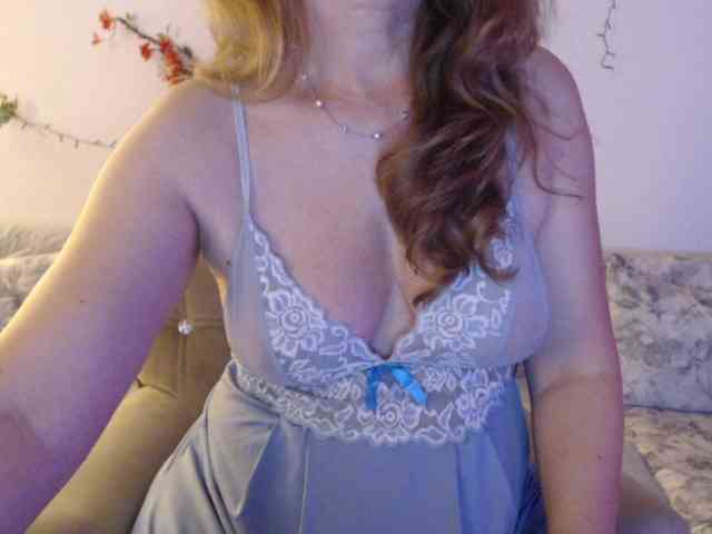 goodSnowQueen webcam