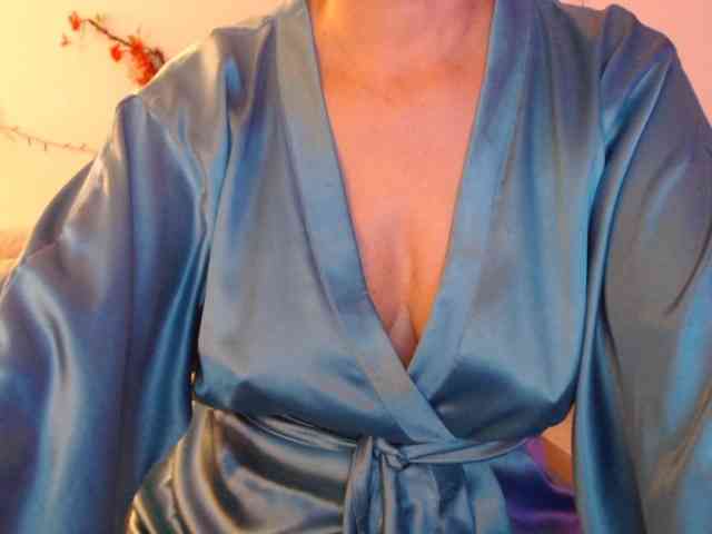 goodSnowQueen webcam